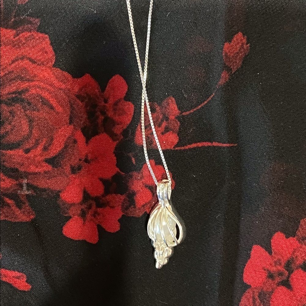 Sterling Silver Pearl Charm Seashell Pendant Necklace NEW